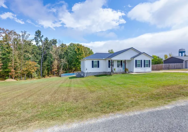 Photo 3 of Single family home for sale at 251 Hurst Rd, Hohenwald, TN 38462 | MLS# 3598588 | Listing updated on 2026-09-24