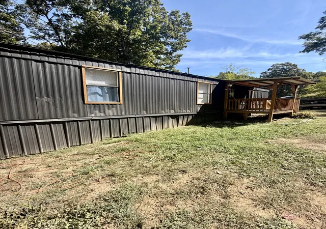 Photo 3 of Manufactured home for sale at 6898 Oak Hl Rd, Lyles, TN 37098 | MLS# 3597802 | Listing updated on 2026-09-29