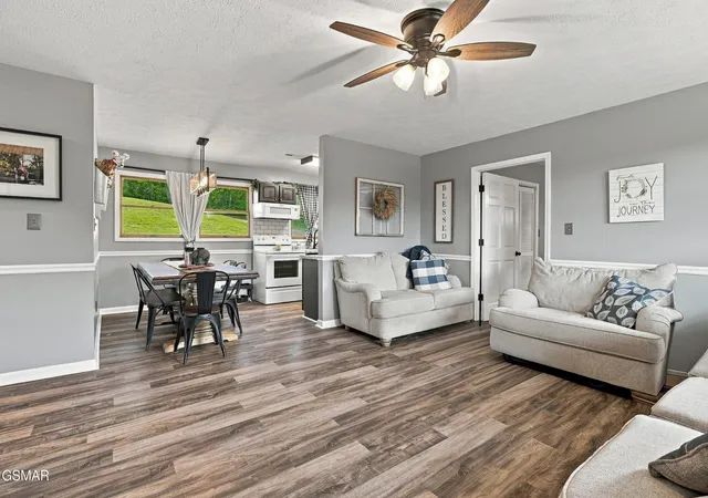 Photo 2 of Single family home for sale at 420 Hayes Dr, Kodak, TN 37764 | MLS# 3597543 | Listing updated on 2026-09-24