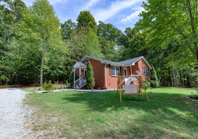 Photo 3 of Single family home for sale at 6724 E Benton Rd, Springfield, TN 37172 | MLS# 3597864 | Listing updated on 2026-09-23