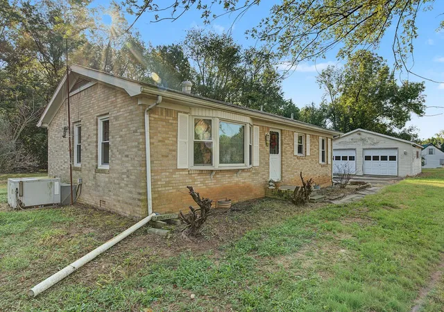 Photo 4 of Single family home for sale at 128 School House Rd, Gracey, KY 42232 | MLS# 3602277 | Listing updated on 2026-09-29