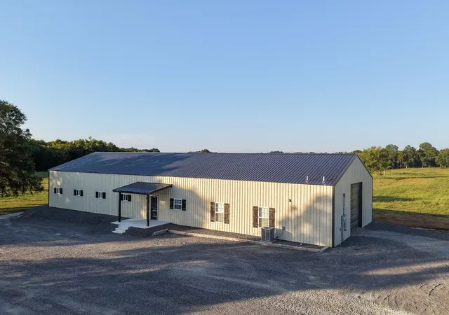 Photo 1 of Single family home for sale at 1024 Highway 64 W, Shelbyville, TN 37160 | MLS# 3597589 | Listing updated on 2026-09-22