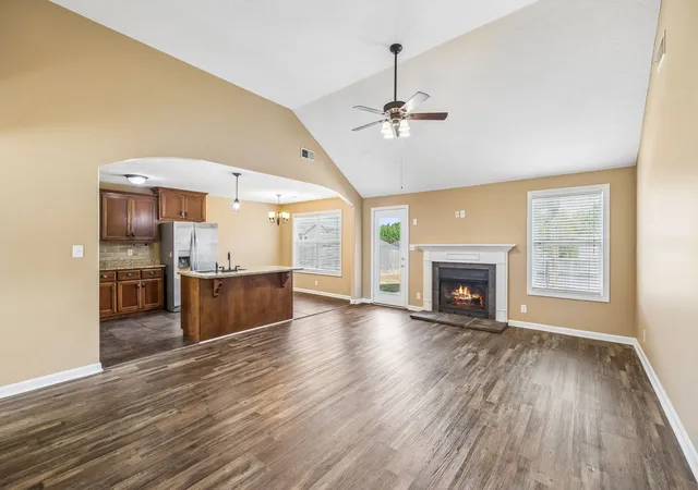 Photo 4 of Single family home for sale at 1115 Freedom Dr, Clarksville, TN 37042 | MLS# 3597583 | Listing updated on 2026-09-23