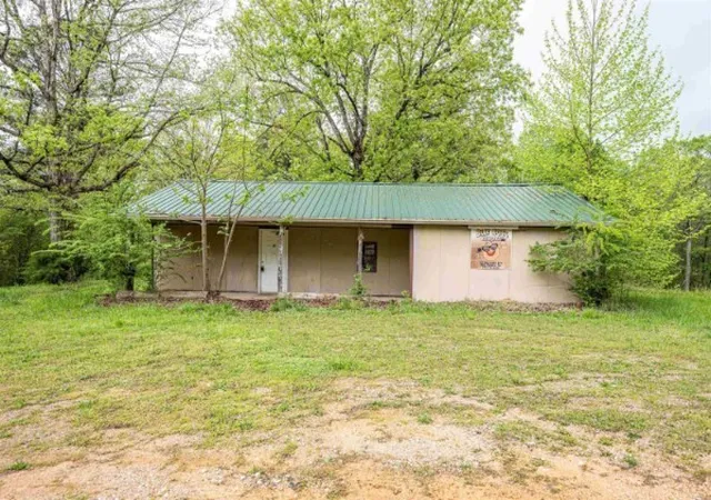 Photo 1 of Single family home for sale at 752 Bobs Landing Rd, Bath Springs, TN 38311 | MLS# 3598667 | Listing updated on 2026-09-24