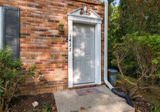 Photo 3 of Single family home for sale at 1422 Campbell Cir, Nashville, TN 37206 | MLS# 3598128 | Listing updated on 2026-09-23