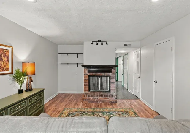 Photo 4 of Single family home for sale at 1422 Campbell Cir, Nashville, TN 37206 | MLS# 3598128 | Listing updated on 2026-09-23