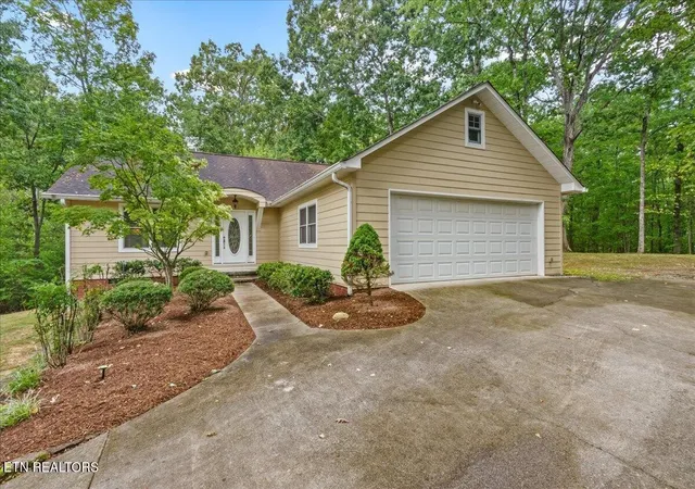 Single family home for sale at 272 Woodhaven Dr, Vonore, TN 37885 | MLS# 3597599