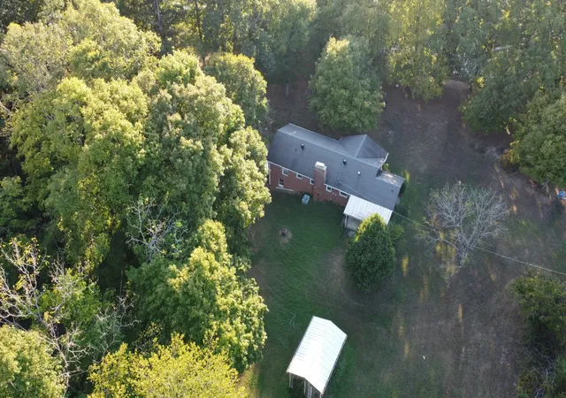 Photo 2 of Single family home for sale at 1745 Cumberland Hts Rd, Clarksville, TN 37040 | MLS# 3597648 | Listing updated on 2026-09-25