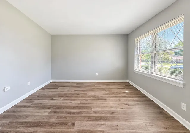 Photo 3 of Single family home for sale at 4887 Peace St, Memphis, TN 38109 | MLS# 3597613 | Listing updated on 2026-09-22