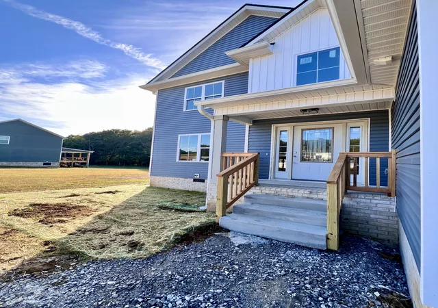 Photo 3 of Single family home for sale at 1140 Indian Crk Rd, Cumberland Furnace, TN 37051 | MLS# 3618681 | Listing updated on 2026-10-09