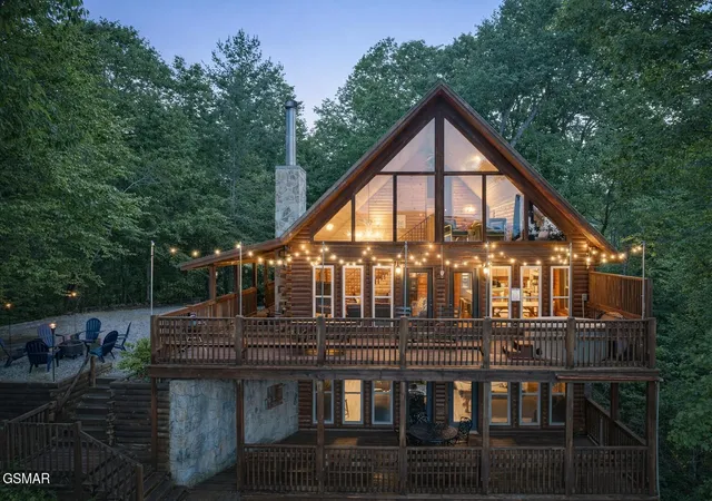 Photo 1 of Single family home for sale at 531 Gatlin Dr, Gatlinburg, TN 37738 | MLS# 3597619 | Listing updated on 2026-09-22