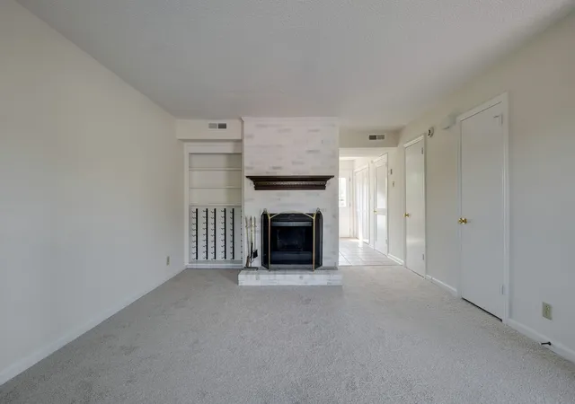 Photo 3 of Condo for sale at 222 Edgewood Dr, Hendersonville, TN 37075 | MLS# 3597816 | Listing updated on 2026-09-30