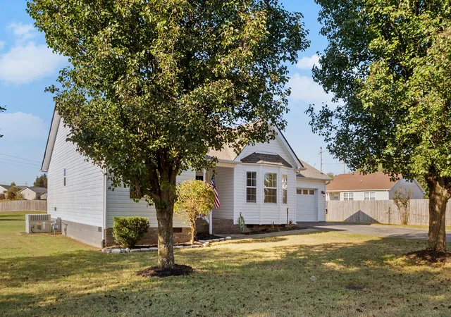 Photo 2 of Single family home for sale at 553 Winning Dr, Columbia, TN 38401 | MLS# 3620801 | Listing updated on 2026-10-24