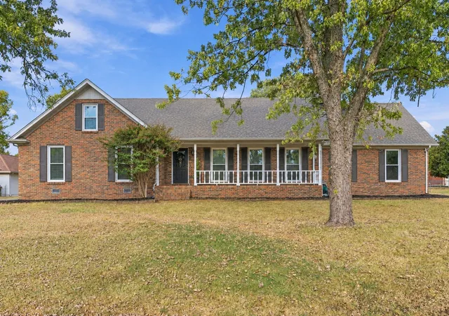 Photo 1 of Single family home for sale at 738 Regal Dr, Murfreesboro, TN 37129 | MLS# 3610116 | Listing updated on 2026-10-16