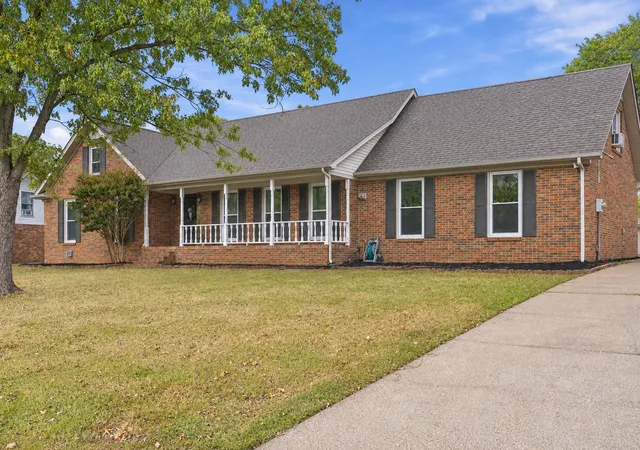 Photo 2 of Single family home for sale at 738 Regal Dr, Murfreesboro, TN 37129 | MLS# 3610116 | Listing updated on 2026-10-16