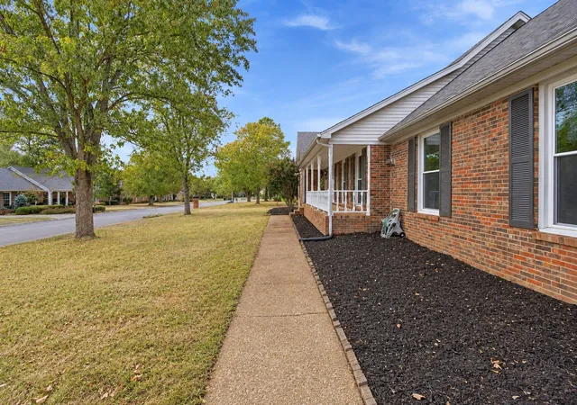 Photo 3 of Single family home for sale at 738 Regal Dr, Murfreesboro, TN 37129 | MLS# 3610116 | Listing updated on 2026-10-16