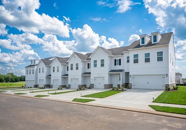 Photo 2 of Townhouse for sale at 2590 Mcclure Blvd, Columbia, TN 38401 | MLS# 3597649 | Listing updated on 2026-10-04