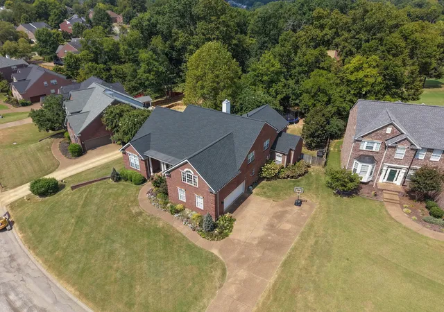 Photo 4 of Single family home for sale at 104 Windham Dr, Hendersonville, TN 37075 | MLS# 3597745 | Listing updated on 2026-10-02