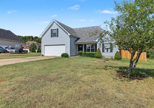 Photo 3 of Single family home for sale at 1220 Crescent Ridge Dr, Murfreesboro, TN 37128 | MLS# 3598013 | Listing updated on 2026-09-23