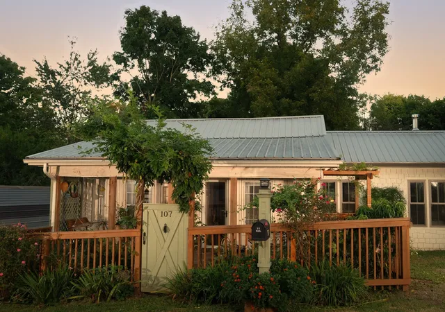 Photo 2 of Single family home for sale at 107 Brown St, Athens, TN 37303 | MLS# 3598145 | Listing updated on 2026-09-24