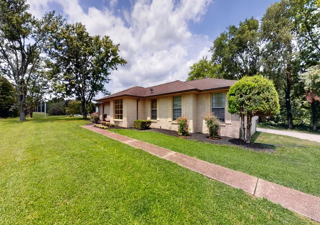 Photo 3 of Single family home for sale at 195 Cave Springs Rd, Lebanon, TN 37087 | MLS# 3597698 | Listing updated on 2026-10-09