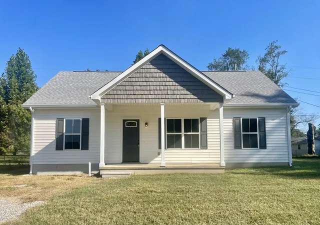 Single family home for sale at 204b Clayton St, Lawrenceburg, TN 38464 | MLS# 3598577