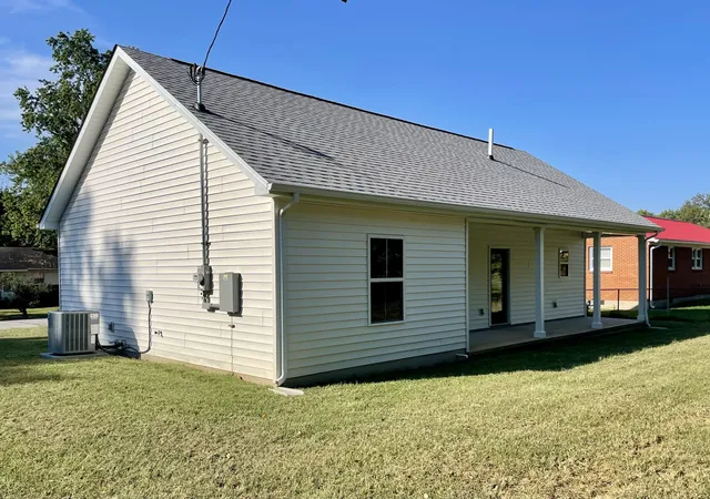Photo 3 of Single family home for sale at 204b Clayton St, Lawrenceburg, TN 38464 | MLS# 3598577 | Listing updated on 2026-10-08