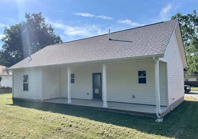 Photo 4 of Single family home for sale at 204b Clayton St, Lawrenceburg, TN 38464 | MLS# 3598577 | Listing updated on 2026-10-08