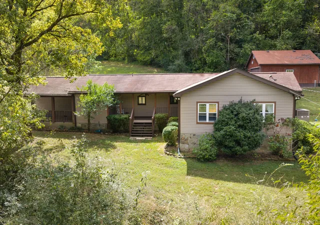 Single family home for sale at 4833 Eatons Crk Rd, Nashville, TN 37218 | MLS# 3602996