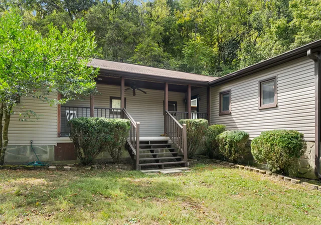 Photo 2 of Single family home for sale at 4833 Eatons Crk Rd, Nashville, TN 37218 | MLS# 3602996 | Listing updated on 2026-10-04
