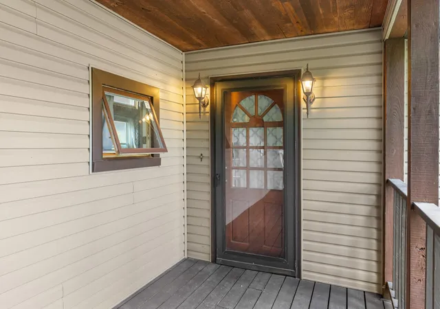 Photo 3 of Single family home for sale at 4833 Eatons Crk Rd, Nashville, TN 37218 | MLS# 3602996 | Listing updated on 2026-10-04