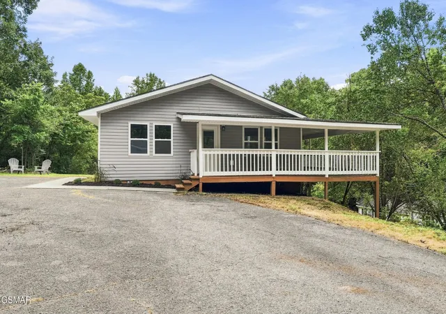 Photo 2 of Single family home for sale at 2519 Ridge Rd, Pigeon Forge, TN 37863 | MLS# 3597663 | Listing updated on 2026-09-24