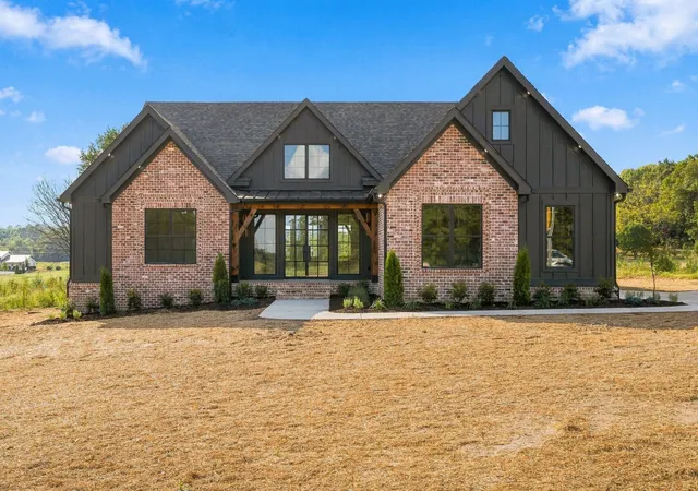 Photo 3 of Single family home for sale at 2264 Hogan Rd, Burns, TN 37029 | MLS# 3597869 | Listing updated on 2026-10-04