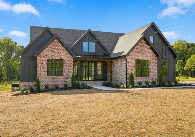Photo 3 of Single family home for sale at 2264 Hogan Rd, Burns, TN 37029 | MLS# 3597869 | Listing updated on 2026-10-04