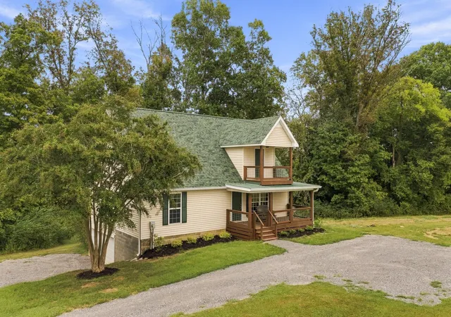 Photo 2 of Single family home for sale at 933 Harsh Ln, Castalian Springs, TN 37031 | MLS# 3598622 | Listing updated on 2026-10-06