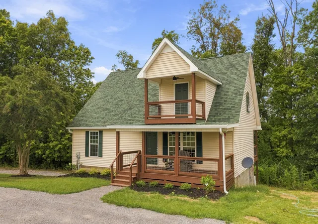 Photo 3 of Single family home for sale at 933 Harsh Ln, Castalian Springs, TN 37031 | MLS# 3598622 | Listing updated on 2026-10-06