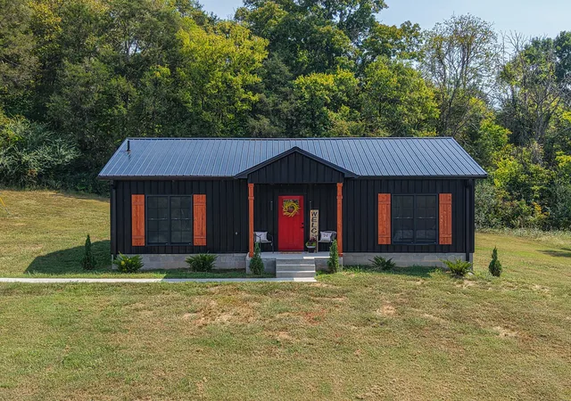 Photo 3 of Single family home for sale at 8465 Hartsville Pike, Lebanon, TN 37087 | MLS# 3597862 | Listing updated on 2026-09-26