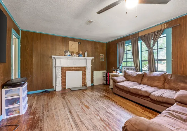 Photo 2 of Single family home for sale at 1220 Debbie Ln, Hixson, TN 37343 | MLS# 3597702 | Listing updated on 2026-09-22