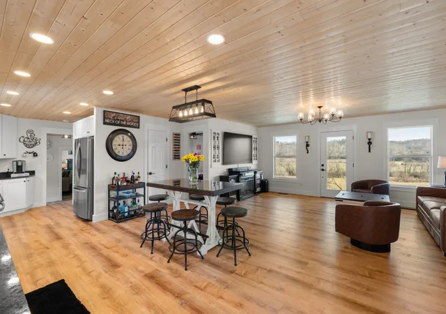 Photo 3 of Single family home for sale at 1447 W Beaverdam Rd, Centerville, TN 37033 | MLS# 3599213 | Listing updated on 2026-10-07