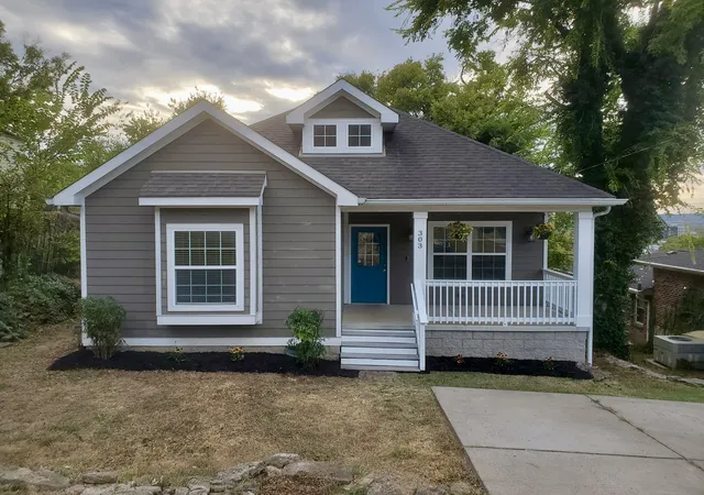 Photo 1 of Single family home for sale at 303 35th Avenue N, Nashville, TN 37209 | MLS# 3601279 | Listing updated on 2026-10-05