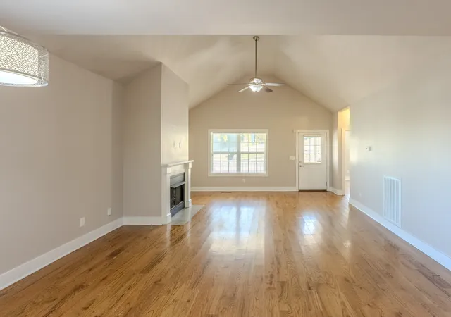 Photo 3 of Single family home for sale at 303 35th Avenue N, Nashville, TN 37209 | MLS# 3601279 | Listing updated on 2026-10-05