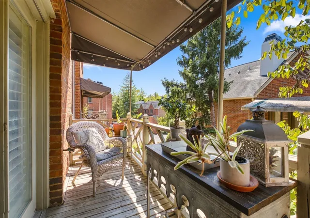 Photo 3 of Townhouse for sale at 248 Westchase Dr, Nashville, TN 37205 | MLS# 3599442 | Listing updated on 2026-10-09