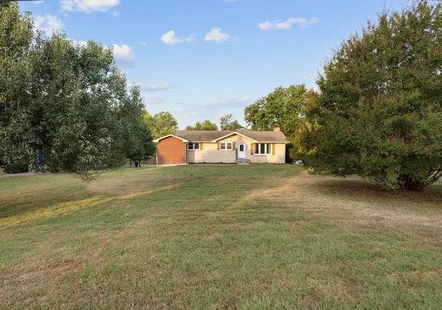 Photo 1 of Single family home for sale at 147 Lake Ter Dr, Hendersonville, TN 37075 | MLS# 3599358 | Listing updated on 2026-09-25