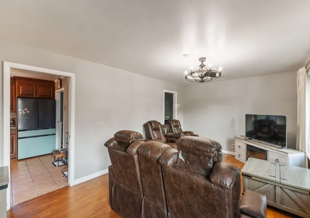 Photo 4 of Single family home for sale at 147 Lake Ter Dr, Hendersonville, TN 37075 | MLS# 3599358 | Listing updated on 2026-09-25