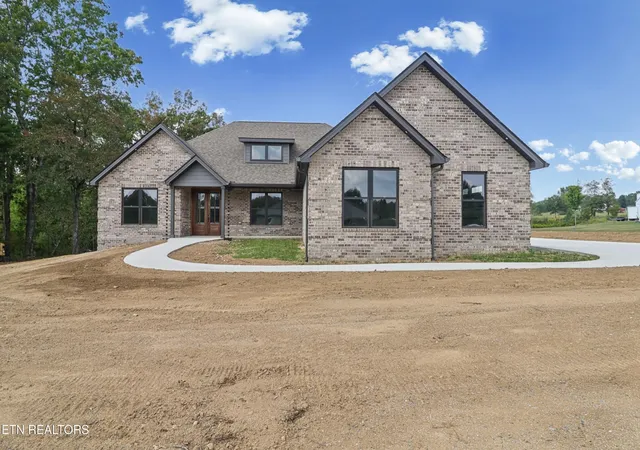 Single family home for sale at 833 Keating Loop, Crossville, TN 38555 | MLS# 3597726