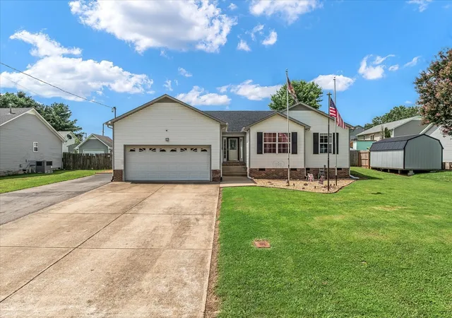 Photo 2 of Single family home for sale at 2109 Williamsport Pike, Columbia, TN 38401 | MLS# 3597752 | Listing updated on 2026-10-07