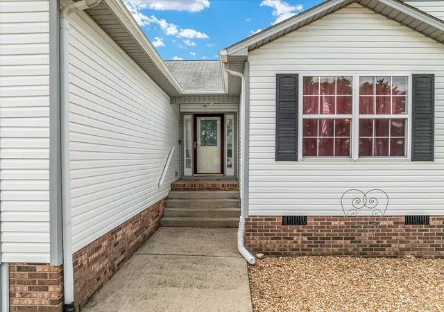 Photo 3 of Single family home for sale at 2109 Williamsport Pike, Columbia, TN 38401 | MLS# 3597752 | Listing updated on 2026-10-07