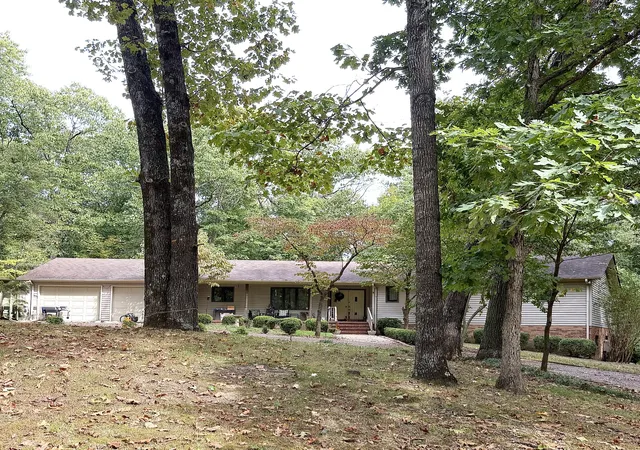 Photo 1 of Sale Pending at 3302 Red Oak Trl, Murfreesboro, TN 37130 | MLS# 3618763 | Listing updated on 2026-10-09