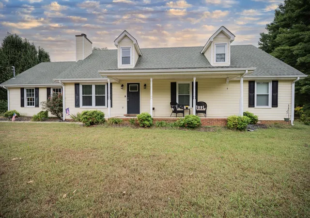 Photo 1 of Single family home for sale at 2722 Lone Oak Dr, Murfreesboro, TN 37128 | MLS# 3619448 | Listing updated on 2026-10-25