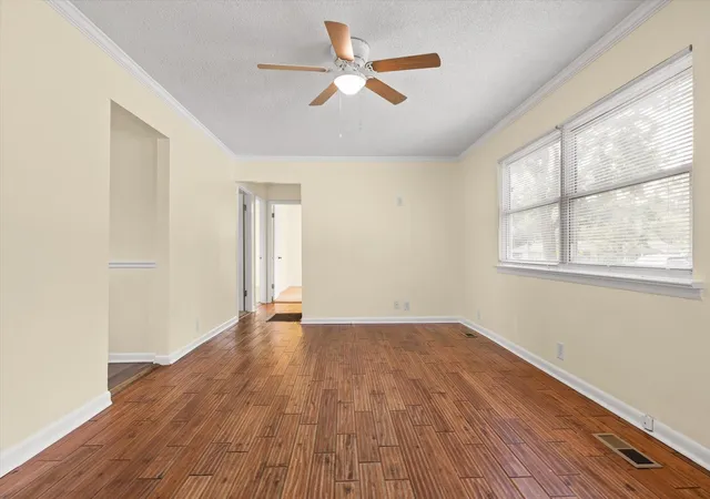 Photo 4 of Single family home for sale at 355 Warren Dr, Chattanooga, TN 37419 | MLS# 3597757 | Listing updated on 2026-09-24